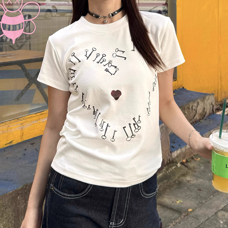 Ženski kratki T‑shirt s otiskom srca u američkom retro ulicnom stilu, uski kroj, za proljeće i ljeto