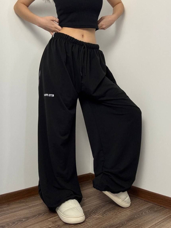 Ženske hlače u američkom stilu, široke i opuštene, visokim strukom, vezivanje špage, pokrivaju bokove, svakodnevni streetwear, do poda