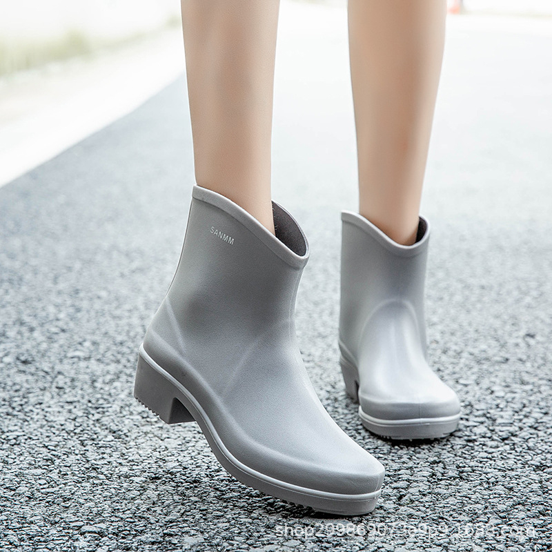 Sanming Beauty Ženske kratke čizme za kišu s protukliznom potplatom, vodootporni PVC gornji dio, jednobojne, slip-on