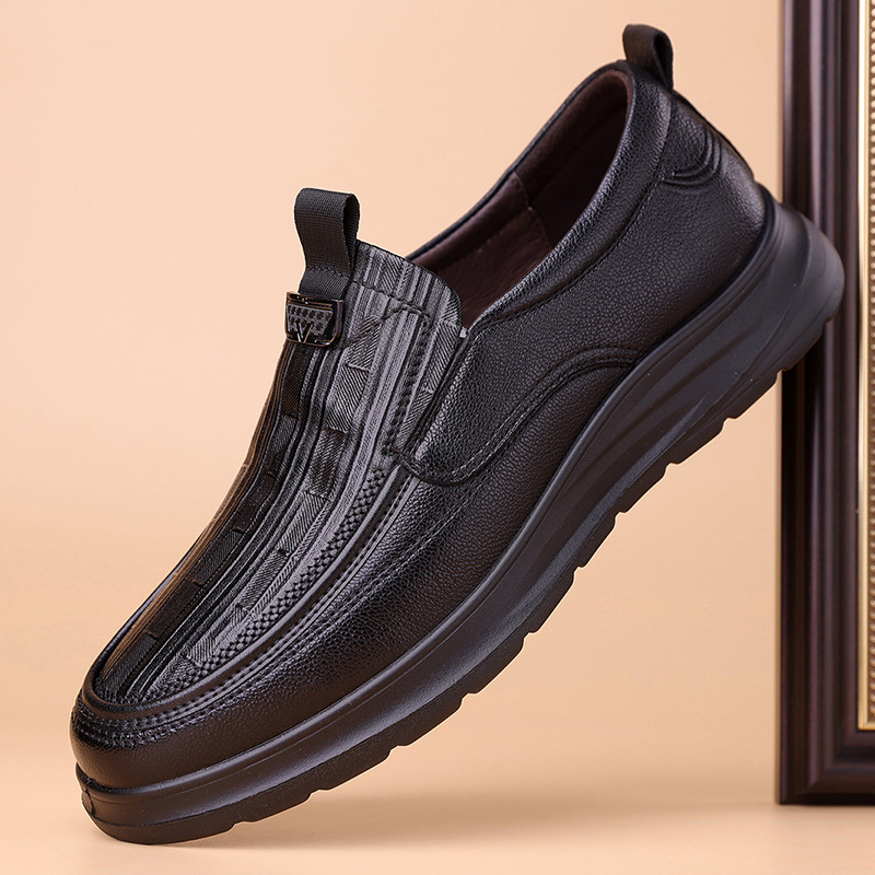 Férfi slip-on cipő valódi bőrből, 2025 őszi, vastag talp, kopásálló, casual/üzleti stílus brit hatású