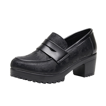 Γυναικείοι ματ λοφέρς, μαύρα, slip-on, με πλατφόρμα 6–8 cm, στυλ βρετανικό, στρογγυλή μύτη
