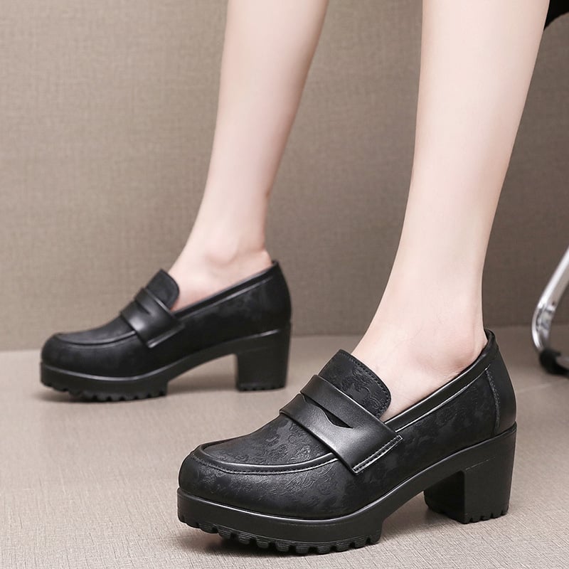 Γυναικείοι ματ λοφέρς, μαύρα, slip-on, με πλατφόρμα 6–8 cm, στυλ βρετανικό, στρογγυλή μύτη