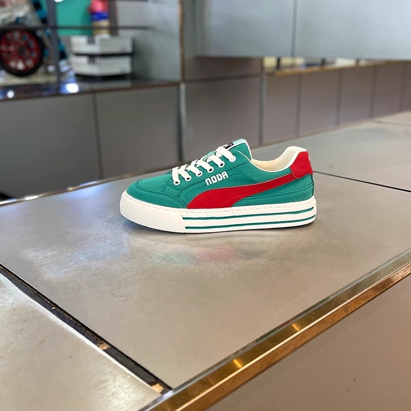 Bijele ljetne tenisice 2025, prozračan mrežasti gornji dio, mekana podloga, povećanje visine, skateboard stil muške casual tenisice