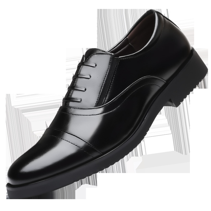 Férfi bőrből perforált loaferek elasztikus slip-on kialakítással, 3–5 cm magasított sarokkal, PU bélés, gumitalp