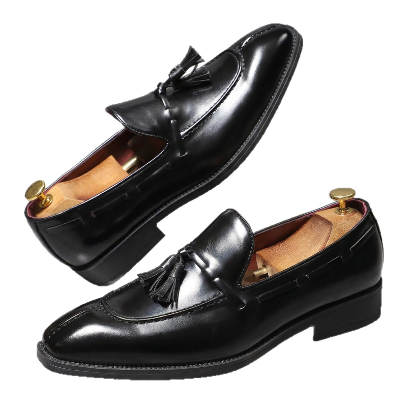Férfiaknak szánt slip-on cipő bojtokkal, brogues stílusban, brit és koreai stílusú bőr utcai cipő, retro üzleti cipő 2511