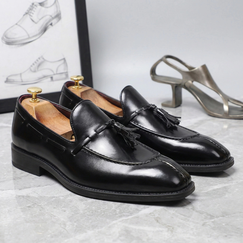 Férfiaknak szánt slip-on cipő bojtokkal, brogues stílusban, brit és koreai stílusú bőr utcai cipő, retro üzleti cipő 2511
