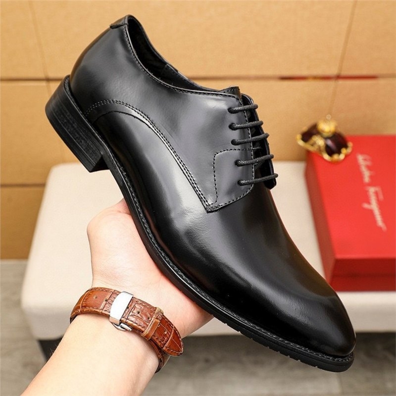 Pantofi eleganți de bărbați din piele lucioasă, cu vârf drept, stil britanic Oxford