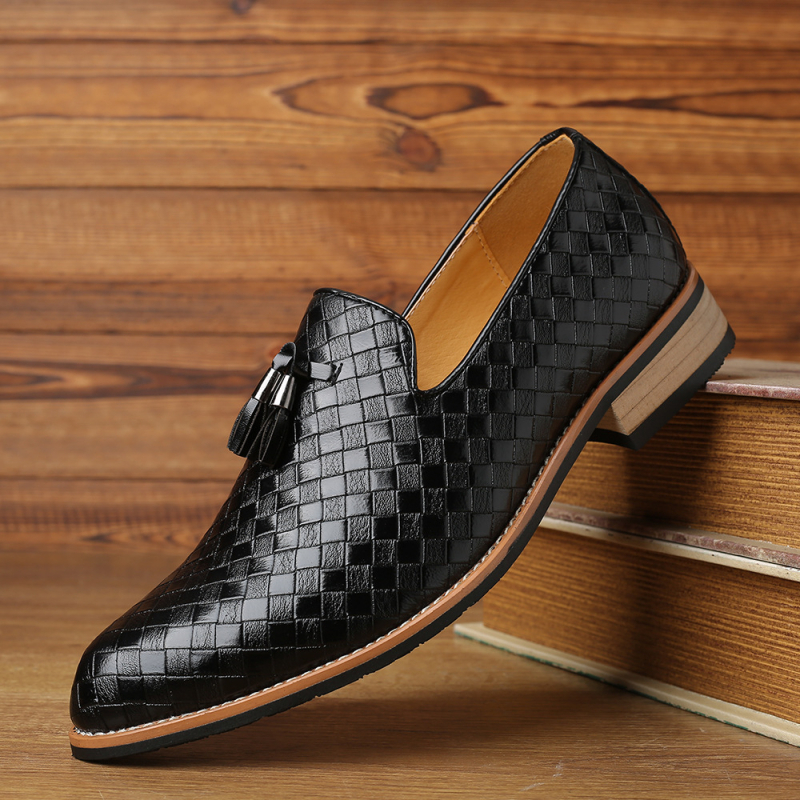 Új, kényelmes slip-on mokaszinok bojtokkal, férfi mindennapi cipő, XL méret