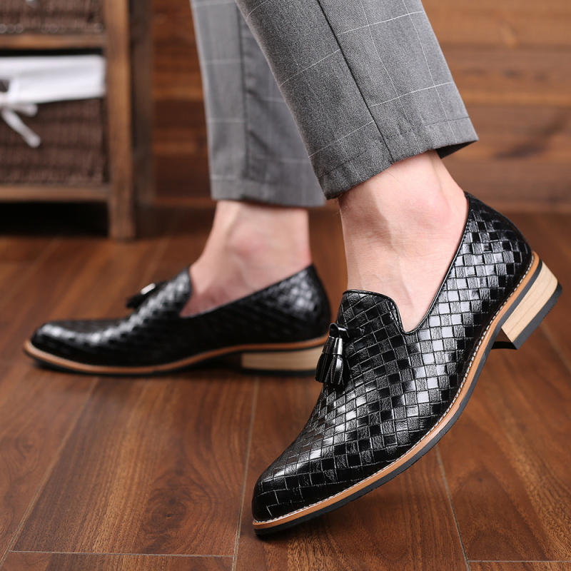 Új, kényelmes slip-on mokaszinok bojtokkal, férfi mindennapi cipő, XL méret