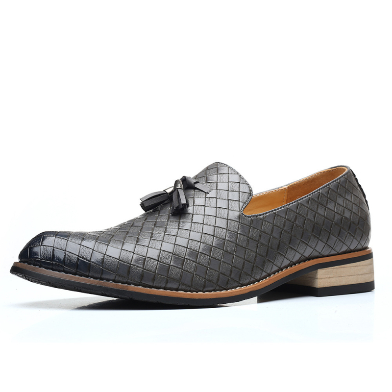 Új, kényelmes slip-on mokaszinok bojtokkal, férfi mindennapi cipő, XL méret