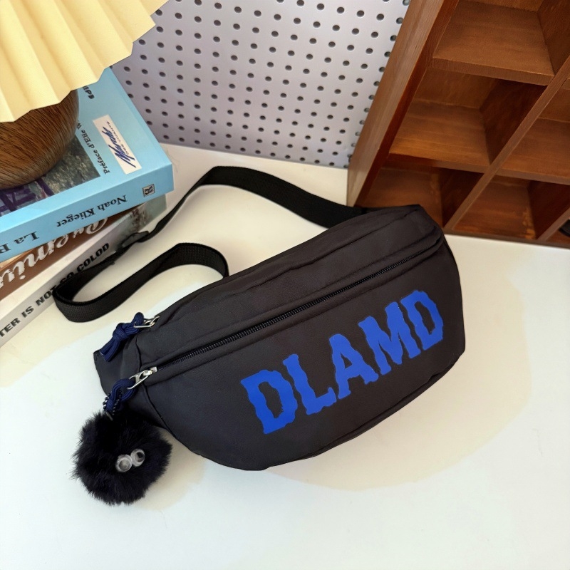 Torba crossbody u japanskom streetwear stilu, od najlona, pogodna za sport i svakodnevnu upotrebu