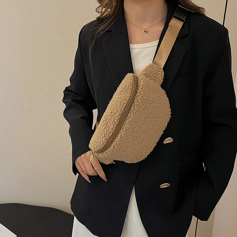 Slatka pliš torbica za žene, 2025 novi model u japanskom crtanim stilu, crossbody torbica preko ramena