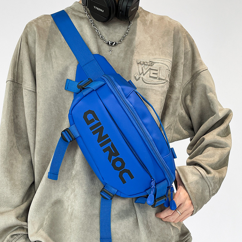 Torba preko tijela s logom s literama, za žene, inspirirana korejskim street styleom, najlonska podstava s umjetničkom kožom, zatvarač, unutarnji džep sa zatvaračem i džep za identifikacijsku karticu, svakodnevna torba