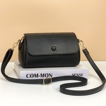 Mala cilindrična Boston torba s remenom, crossbody, PU koža, oblik jastuka, ulični stil