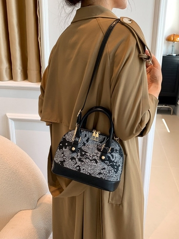 Ženska torbica tip školjka, korejskog stila, moderan i jednostavan dizajn, ramenska i crossbody torba, model 2023