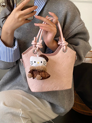 Ženska bucket torba s reljefom, vintage stil, elegantan i minimalistički dizajn, za rameni ili crossbody, izdanje 2025
