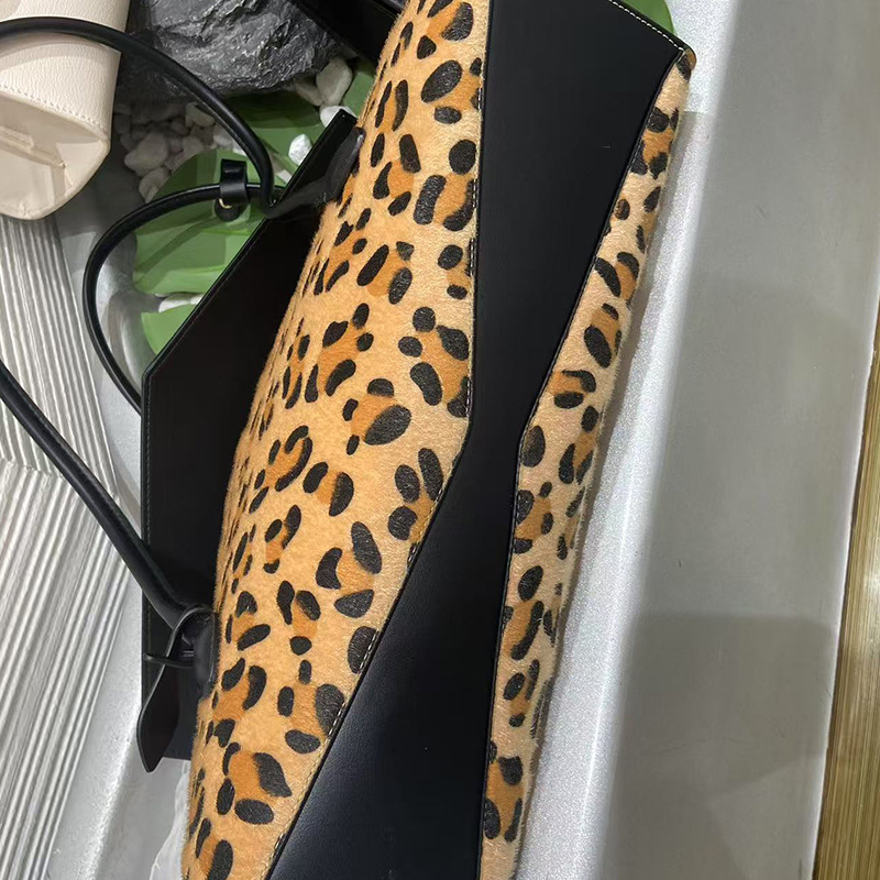 Ženska torbica s leopard uzorkom od kože goveda, modernog zapadnog stila, ljeto 2025, dnevna torba preko ramena