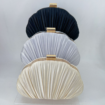 Elegantna romantična školjkasta clutch torbica za večer s lancem – idealna za vjenčanje i koktel zabave