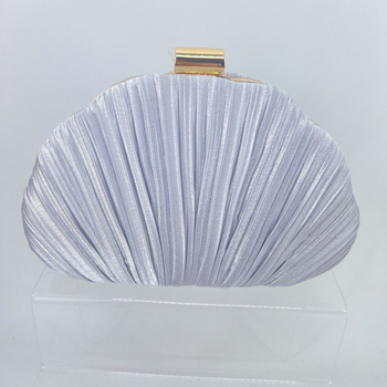 Elegantna romantična školjkasta clutch torbica za večer s lancem – idealna za vjenčanje i koktel zabave