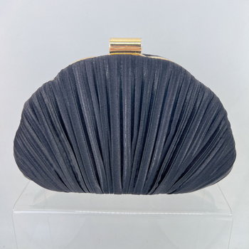 Elegantna romantična školjkasta clutch torbica za večer s lancem – idealna za vjenčanje i koktel zabave