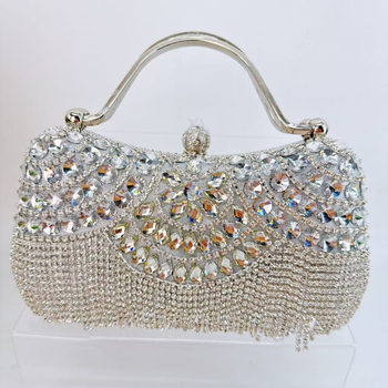 Večernja clutch torbica s kristalima i resicama, u europskom stilu