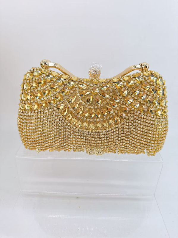 Večernja clutch torbica s kristalima i resicama, u europskom stilu