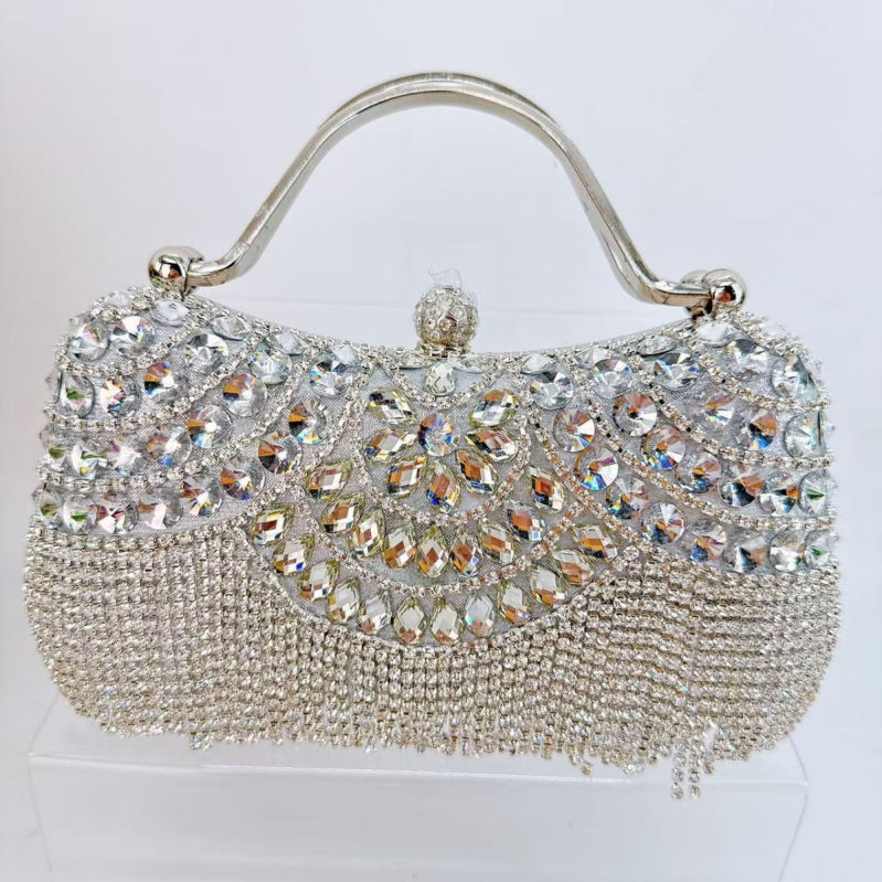 Večernja clutch torbica s kristalima i resicama, u europskom stilu