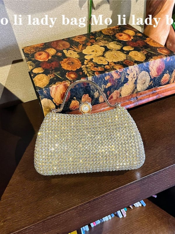 Dijamantima ukrašena večernja clutch torbica za žene, lagani luksuz, box-stil