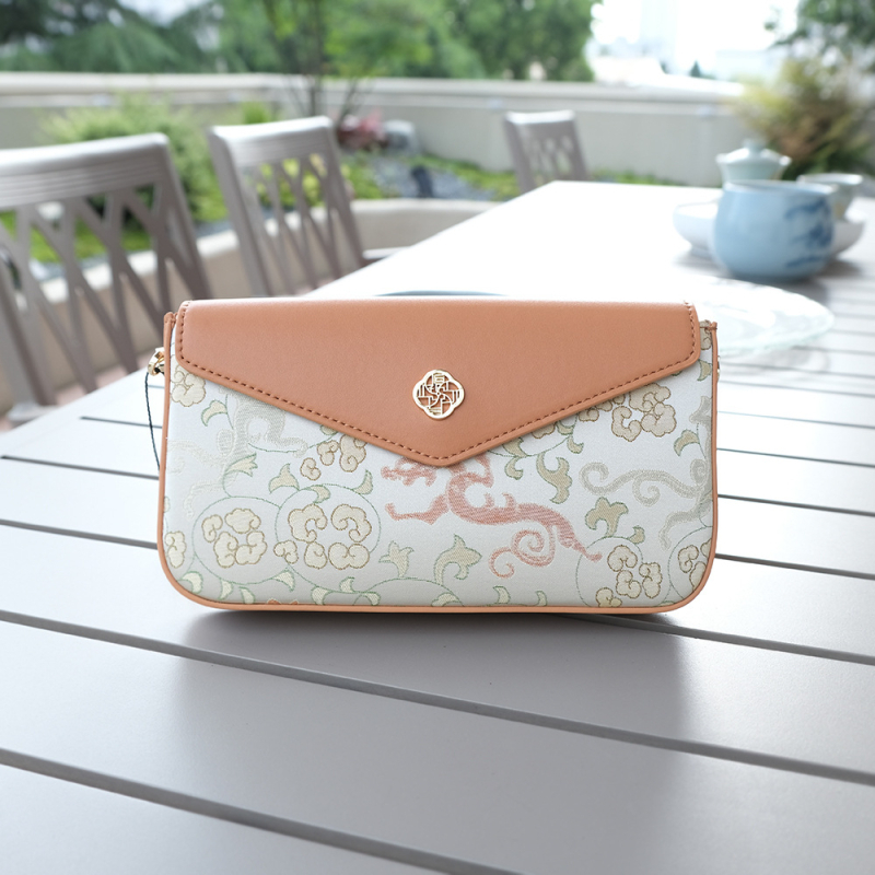 Nova kineskog stila crossbody torba od svile s lancem, kovertni oblik, inspirirana nacionalnim stilom, mala veličina, pretinac za telefon
