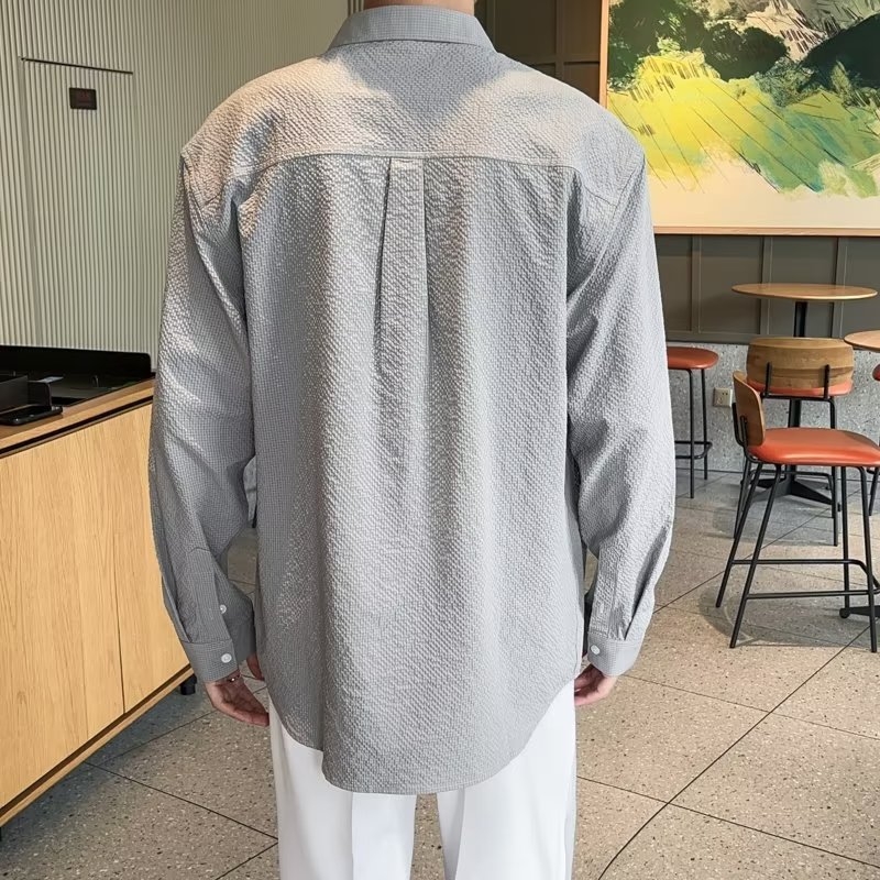 Muška bijela košulja s dugim rukavima, teksturirani uzorak, svilenkasto mekan casual minimalistički stil s japanskom inspiracijom