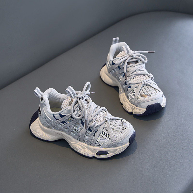 Djevojčice u stilu dad shoes tenisice, 2026 proljeće–jesen, prozračan mrežasti gornji dio, mekana potplat, udobne svakodnevne tenisice za stariju djecu