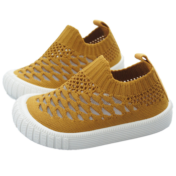Nyári gyerekcipő légáteresztő hálós anyagból, fehér slip-on uniszex