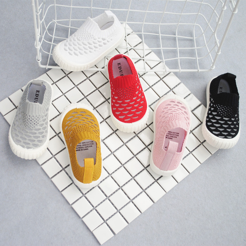 Nyári gyerekcipő légáteresztő hálós anyagból, fehér slip-on uniszex