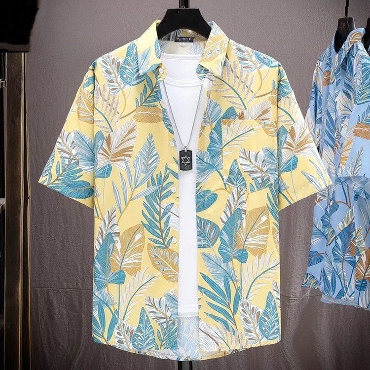 Férfi virágos rövid ujjú ing, könnyű nyári viselet, hawaii-stílusú retro tengerparti megjelenés