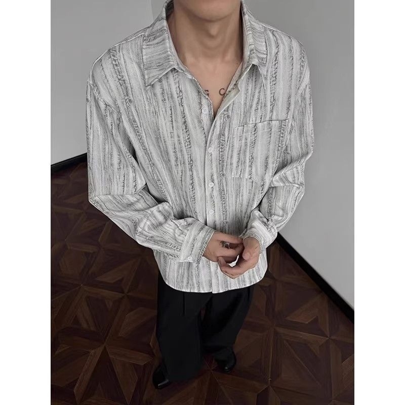 Muška košulja s dugim rukavima u tie-dye prugastom uzorku, Cleanfit kroj, jesenji teksturni stil Old Money, casual