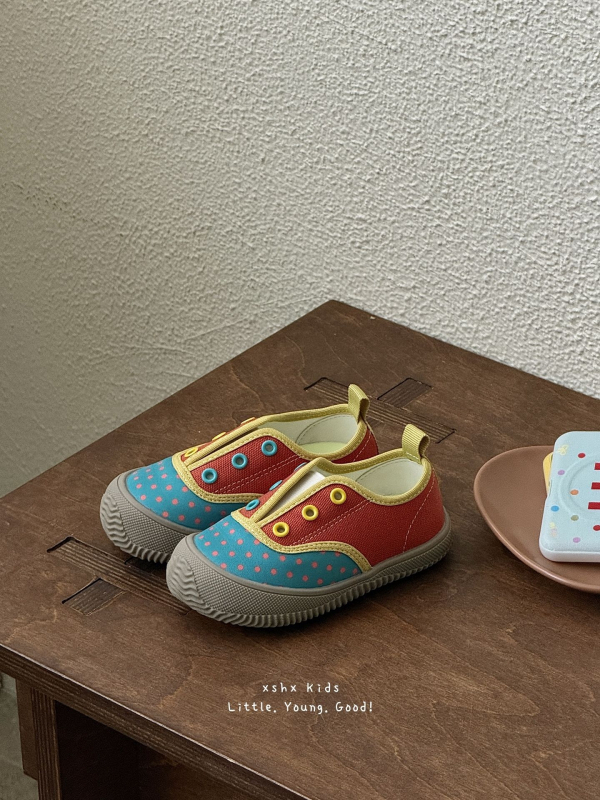 Gyerekeknek való vászoncipő, slip-on Velcro záródással, lélegzetelálló, csúszásmentes, koreai retro stílus, tavasz–nyár