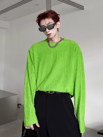 Férfi texturált kereknyakú hosszú ujjú T-shirt vállpárnával, bő szabás, koreai stílusú, tavasz–őszre.