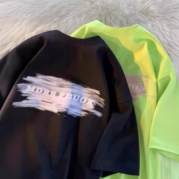 Férfi rövid ujjú pamut T‑shirt geometriás mintával, laza szabás, fehér