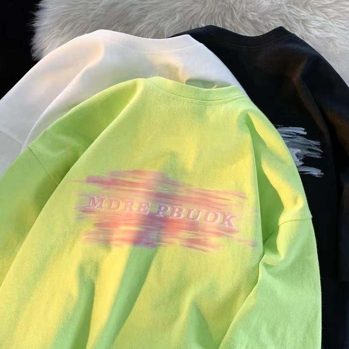 Férfi rövid ujjú pamut T‑shirt geometriás mintával, laza szabás, fehér