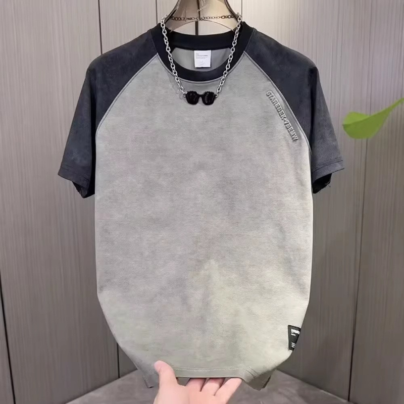 2026 nyári férfi póló gradient blokkokkal és dombornyomott mintával, rövid ujjú, magas minőségű, casual minimalist stílusú felső