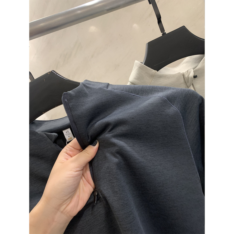 Muški jesenski dugi rukav T‑shirt s prozračnim elastičnim slojem zraka i poluotvorenim ovratnikom