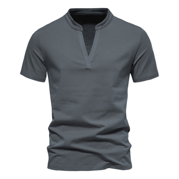 Férfi pamut rövid ujjú T‑shirt mély V-nyakkal és álló gallérrel, nyári viselet
