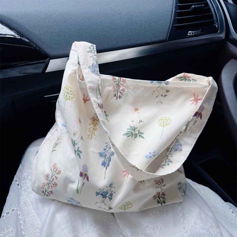 Su Xi platnena torba – bež pozadina s otiskom grančastih cvjetova, pamuk torba za rame s crossbody dizajnom za učenice