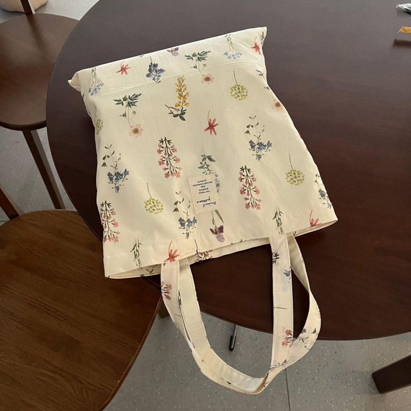 Su Xi platnena torba – bež pozadina s otiskom grančastih cvjetova, pamuk torba za rame s crossbody dizajnom za učenice