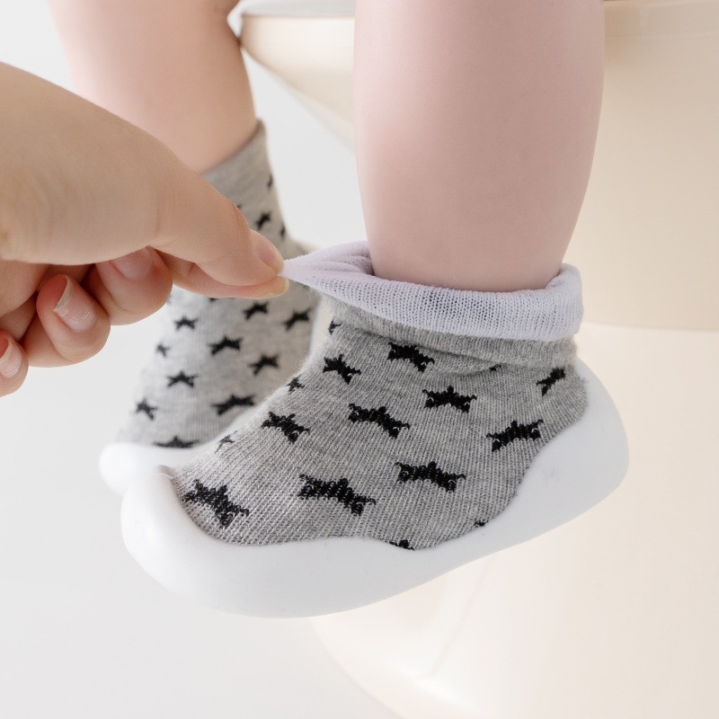 Nove papuče za bebe i malu djecu za unutarnju i vanjsku upotrebu, mekana potplata, dvostruki sloj čarape, protuklizne i prozračne.