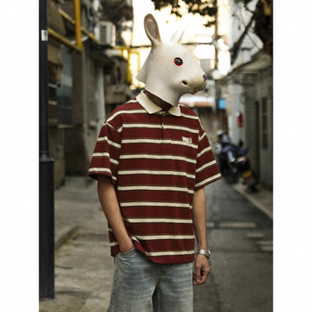 Férfi nyári polo, csíkos mintázat, laza szabás, rövid ujjú, patchwork dizájn, amerikai retro utcai stílus.