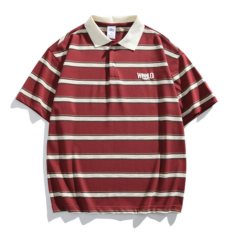 Férfi nyári polo, csíkos mintázat, laza szabás, rövid ujjú, patchwork dizájn, amerikai retro utcai stílus.
