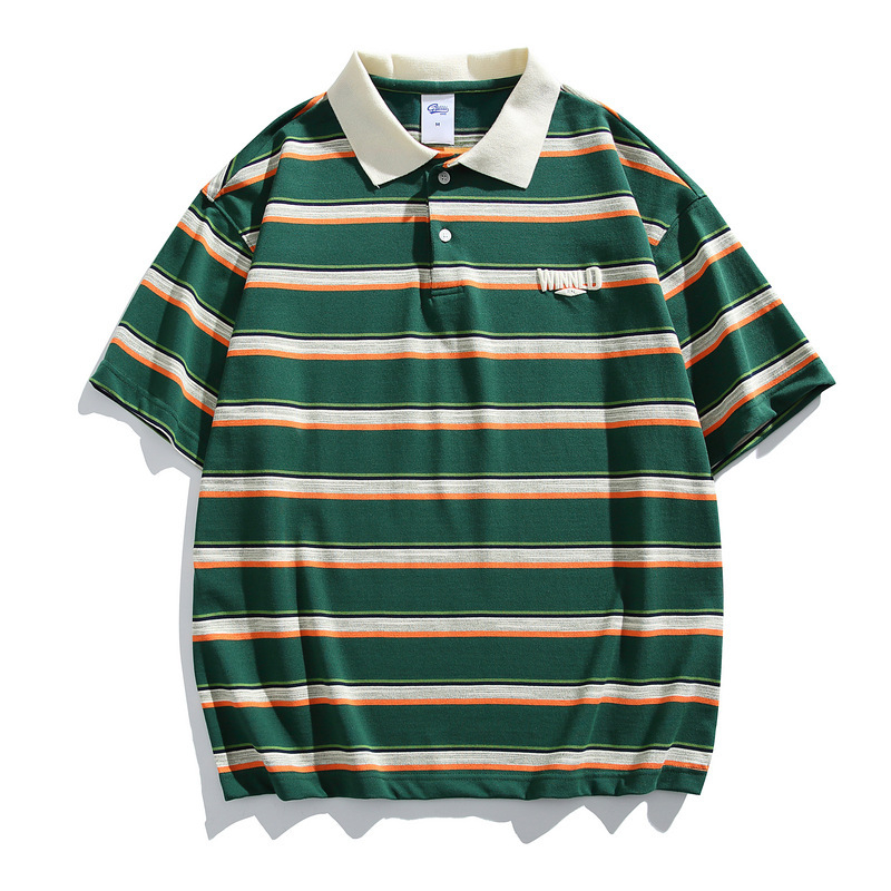 Férfi nyári polo, csíkos mintázat, laza szabás, rövid ujjú, patchwork dizájn, amerikai retro utcai stílus.
