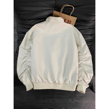 Férfiaknak szóló egyszínű amerikai stílusú edzőkabát (flight jacket), tavasz–ősz, rövid szabású baseball kabát, háromvédelmes védelem a szélre, víz ellen és por ellen
