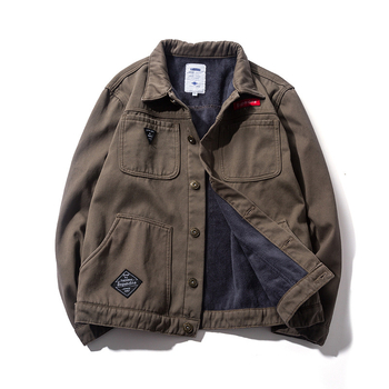 Japán stílusú munkásdzseki őszi–téli szezonra, fleece-béléssel, strapabíró, foltok ellenálló, több zsebbel, laza, oversize szabású férfi kabát.